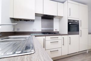 Kitchen (3)- click for photo gallery